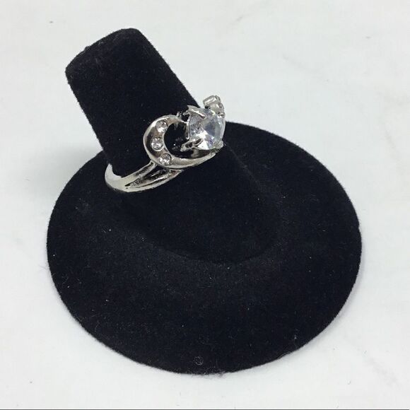 1 ct. CZ Heart Setting Fashion Ring (H15) - Picture 3 of 6